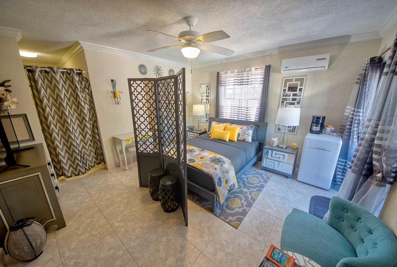 Hidden Gem Barbados Bed and Breakfast Christ Church Exteriör bild